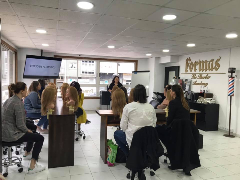 Profesionales con larga experiencia en el sector de la estética y la peluquería